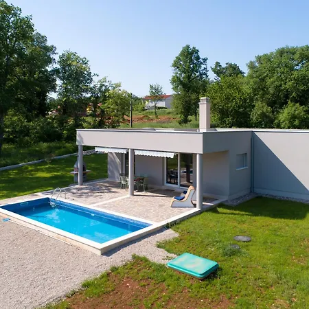 Mit Eigenem Pool *